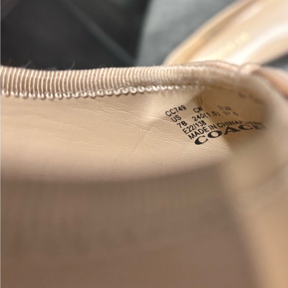 Coach Cream Leather Accessory - Picture 5 of 6